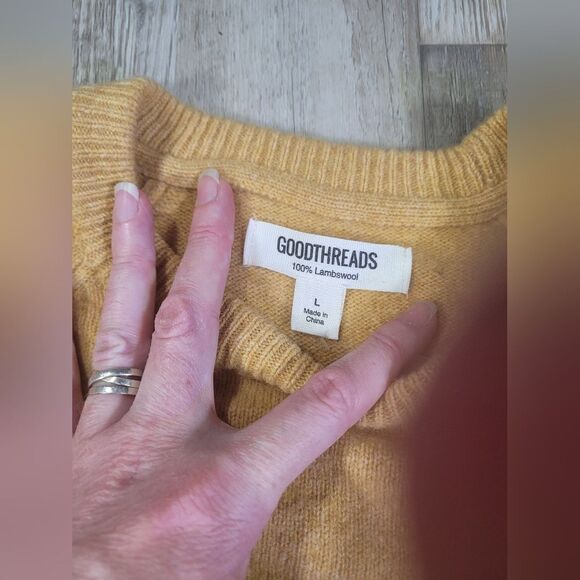 100% mens MEDIUMWEIGHT WOOL good threads mustard yellow crew sweater size large - Picture 7 of 10